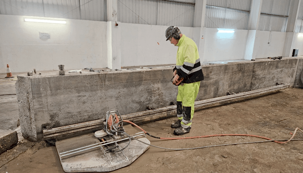 Using Husqvarna Track Saw